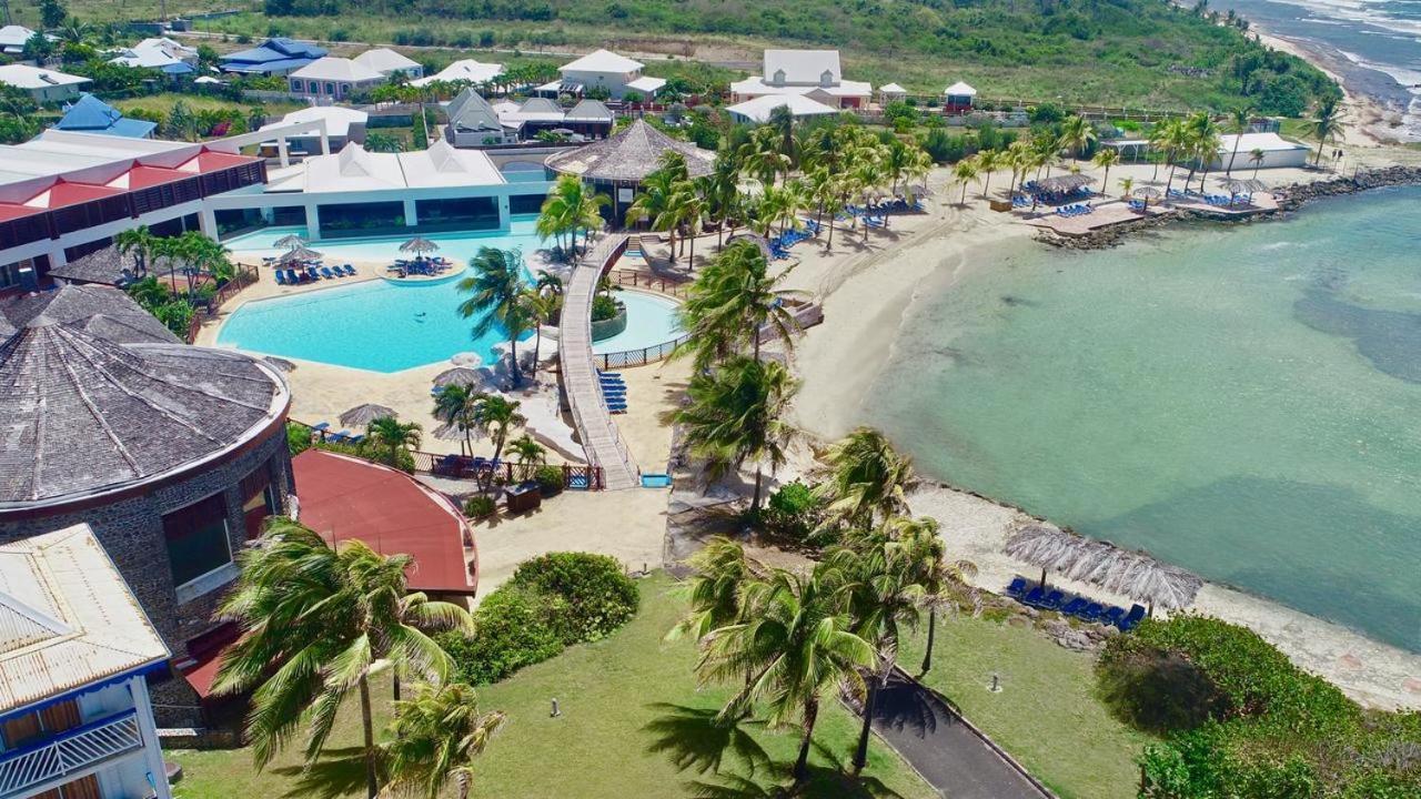 Romantique Et Bel Appartement En Bord De La Mer, Piscine Surveillee Et Belle Plage A 50M سانت فرانسوا المظهر الخارجي الصورة