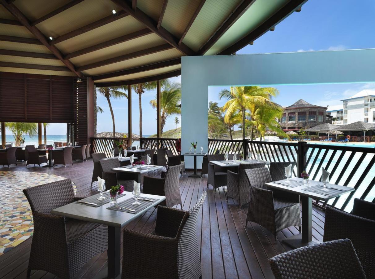 Romantique Et Bel Appartement En Bord De La Mer, Piscine Surveillee Et Belle Plage A 50M سانت فرانسوا المظهر الخارجي الصورة